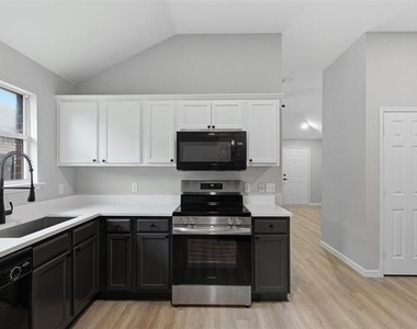 2051 Sunny Side Drive - Photo Thumbnail 17