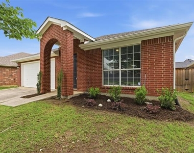2051 Sunny Side Drive - Photo Thumbnail 4