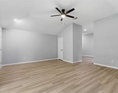 2051 Sunny Side Drive - Photo Thumbnail 11