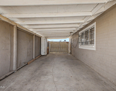 1823 E Sunland Avenue - Photo Thumbnail 4