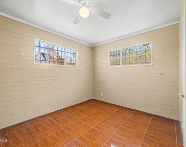 1823 E Sunland Avenue - Photo Thumbnail 16