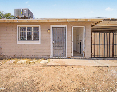 1823 E Sunland Avenue - Photo Thumbnail 20