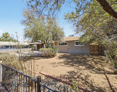 1823 E Sunland Avenue - Photo Thumbnail 2