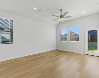 3912 Sandstone Drive - Photo Thumbnail 9