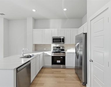3912 Sandstone Drive - Photo Thumbnail 6