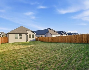 3912 Sandstone Drive - Photo Thumbnail 23