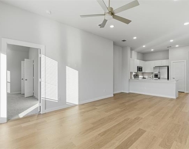 3912 Sandstone Drive - Photo Thumbnail 3