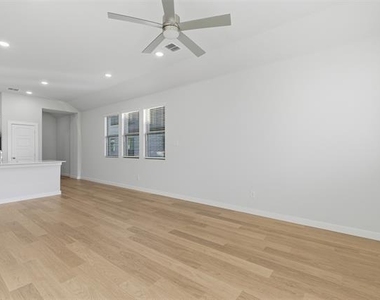 3912 Sandstone Drive - Photo Thumbnail 2