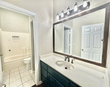 2407 Page Place - Photo Thumbnail 13