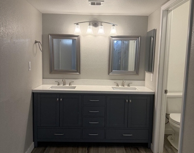 1215 E Lemon Street - Photo Thumbnail 8