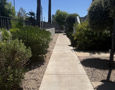 1215 E Lemon Street - Photo Thumbnail 3