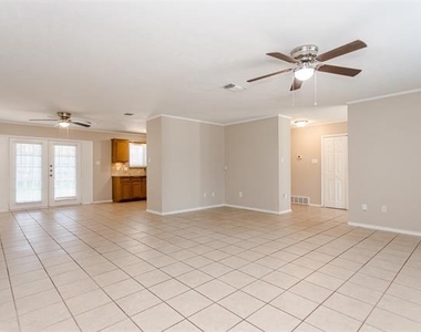 3406 Hastings Drive - Photo Thumbnail 7
