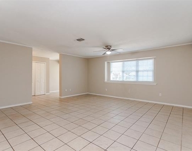 3406 Hastings Drive - Photo Thumbnail 8