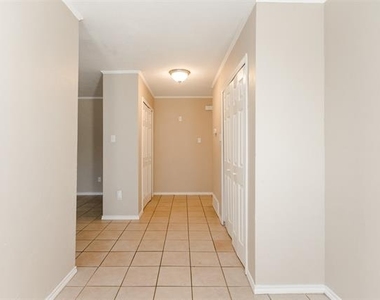 3406 Hastings Drive - Photo Thumbnail 4