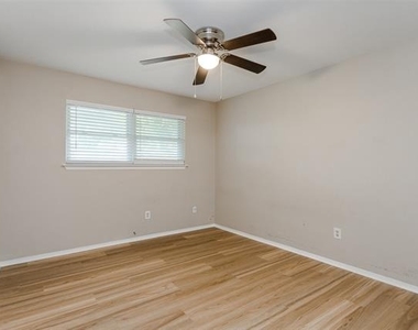 3406 Hastings Drive - Photo Thumbnail 20