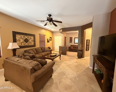 2312 N Hudson Drive - Photo Thumbnail 8