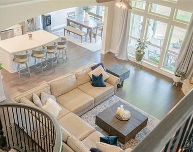 313 Airlene Lane - Photo Thumbnail 12