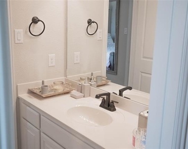 313 Airlene Lane - Photo Thumbnail 16