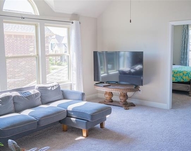 313 Airlene Lane - Photo Thumbnail 14