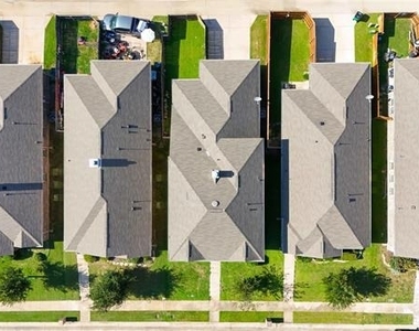 9113 Holliday Lane - Photo Thumbnail 33