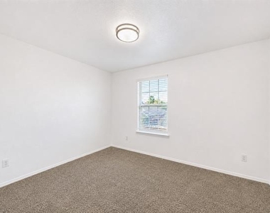 9113 Holliday Lane - Photo Thumbnail 24