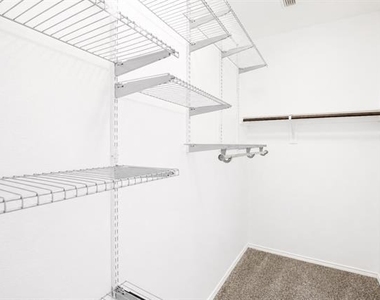 9113 Holliday Lane - Photo Thumbnail 17