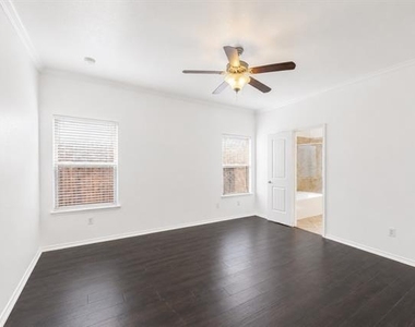 9113 Holliday Lane - Photo Thumbnail 11