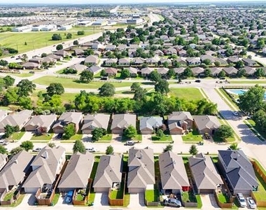 9113 Holliday Lane - Photo Thumbnail 35
