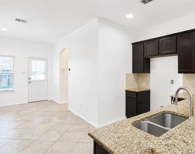 9113 Holliday Lane - Photo Thumbnail 10