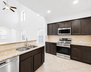 9113 Holliday Lane - Photo Thumbnail 8