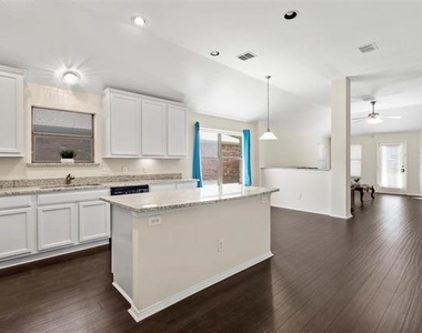 2356 Aurora Drive - Photo Thumbnail 10
