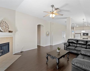 2356 Aurora Drive - Photo Thumbnail 2