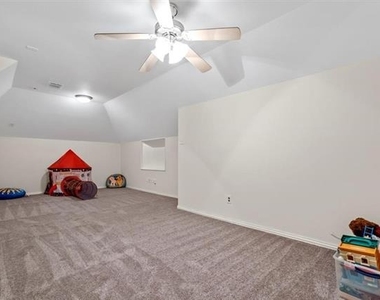 2356 Aurora Drive - Photo Thumbnail 16