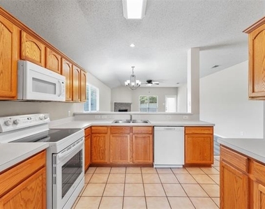 1422 Fairfield Drive - Photo Thumbnail 12