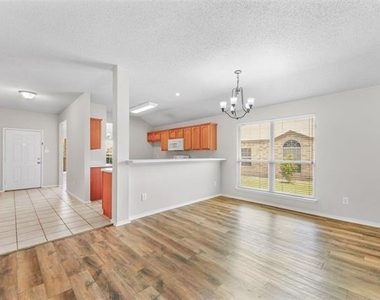 1422 Fairfield Drive - Photo Thumbnail 18