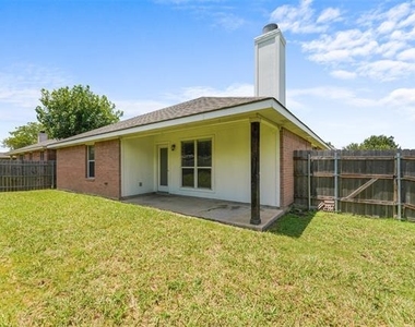 1422 Fairfield Drive - Photo Thumbnail 33