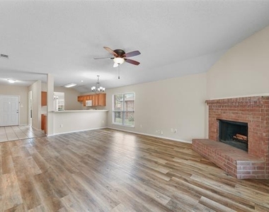 1422 Fairfield Drive - Photo Thumbnail 10