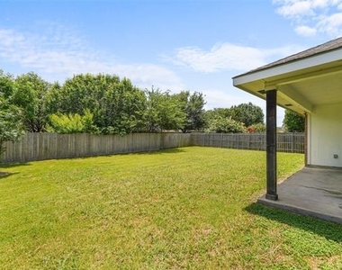 1422 Fairfield Drive - Photo Thumbnail 32