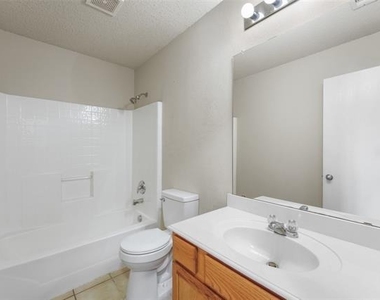 1422 Fairfield Drive - Photo Thumbnail 29