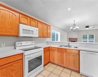 1422 Fairfield Drive - Photo Thumbnail 14