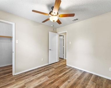 1422 Fairfield Drive - Photo Thumbnail 26