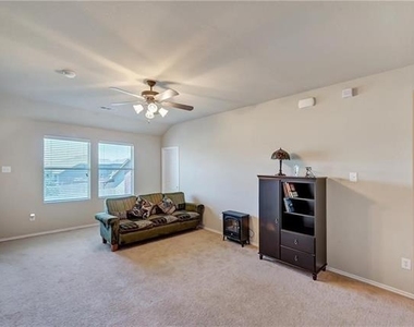 5000 Del Rey Circle - Photo Thumbnail 18