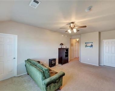 5000 Del Rey Circle - Photo Thumbnail 15