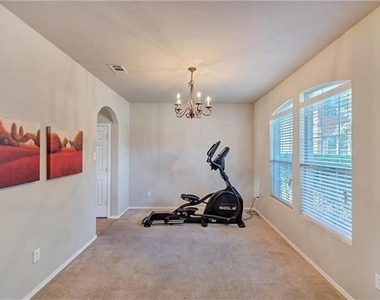 5000 Del Rey Circle - Photo Thumbnail 2