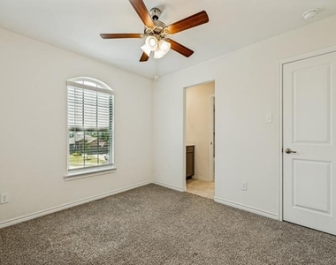 1612 Ferguson Lane - Photo Thumbnail 10
