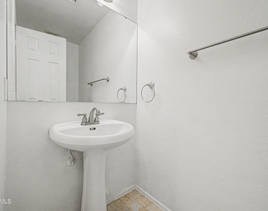 13635 N 103rd Way - Photo Thumbnail 21