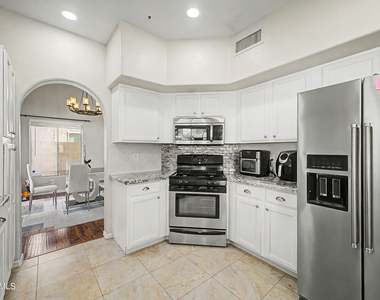 13635 N 103rd Way - Photo Thumbnail 19