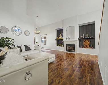 13635 N 103rd Way - Photo Thumbnail 7