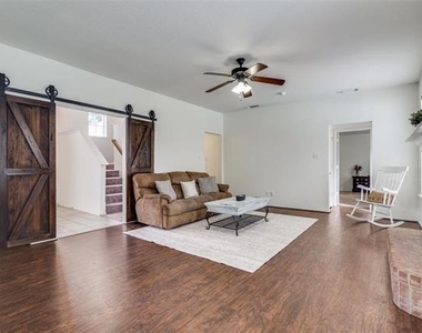 3605 Potomac Drive - Photo Thumbnail 8
