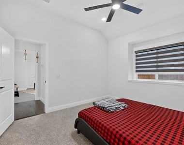 2905 Emerald Trace Drive - Photo Thumbnail 19
